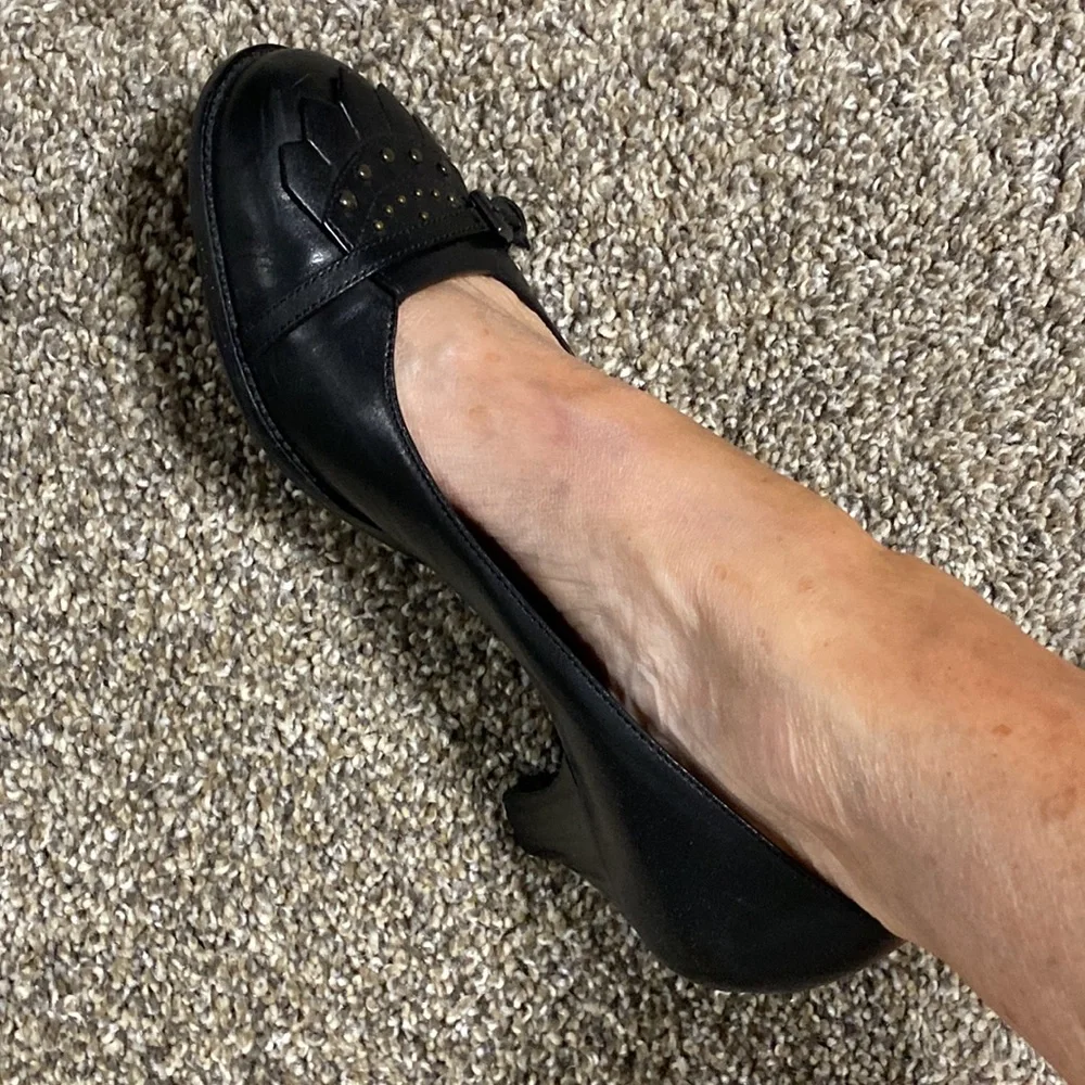 Aerosol Black Leather pumps